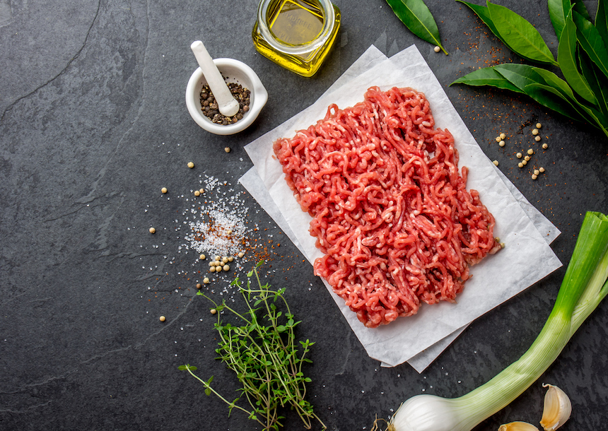 鶏ひき肉のカロリーは 鶏むね肉や鶏もも肉 鶏団子のカロリー 牛ひき肉や豚ひき肉のカロリーと比較 Common