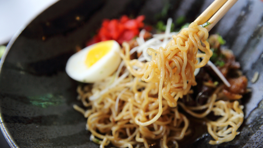 油そばはカロリーが高い ラーメンやつけ麺と比べて太りやすい 日高屋や歌志軒 春日亭の油そばのカロリーと太りにくい食べ方 Common