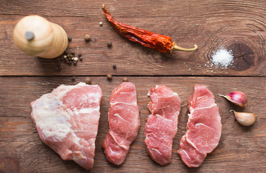 もも肉のカロリーを牛肉 鶏肉 豚肉でご紹介 皮なしでカロリーが変わる もも肉のカロリーオフの方法は Common
