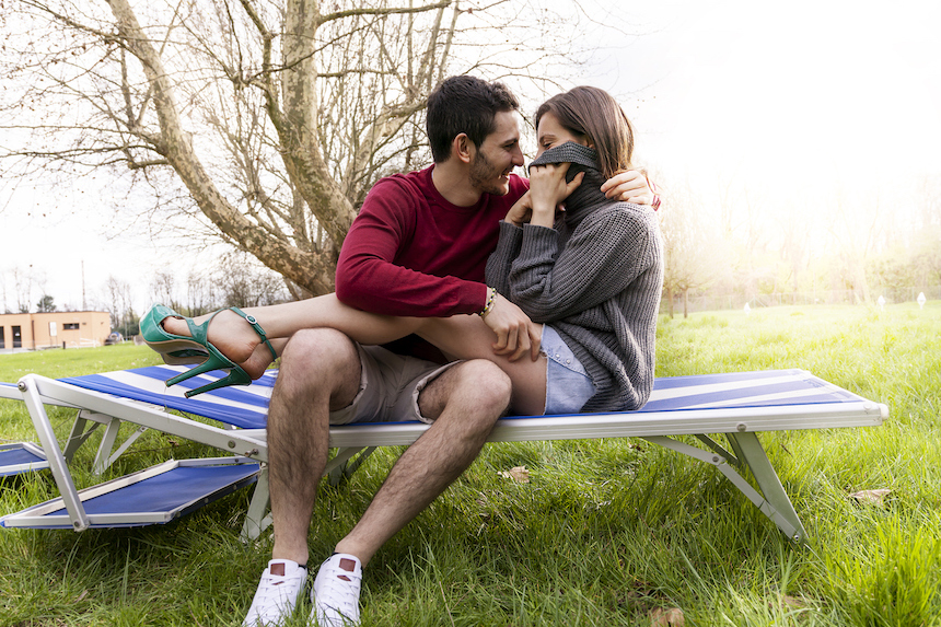 ファーストキスはいつ ファーストキスの理想の場所やシチュエーションは ファーストキスって味はするの しないの Common